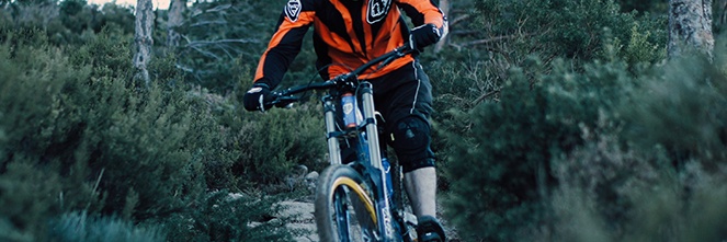 Guide To Mountain Bike Gloves and How To Pick Them